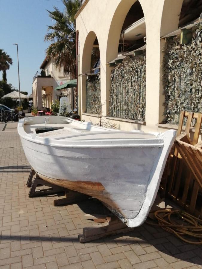 Roma Al Mare! Le Comete Del Borghetto Лидо ди Остия Екстериор снимка